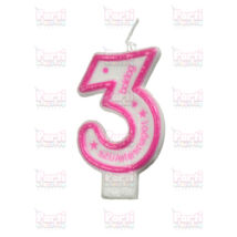 Rózsaszín színű számos gyertya lányoknak születésnapra 3 számmal. Minden tortára kötelező a gyertya, amely elfújását követően teljesülhet az ünnepelt álma.
