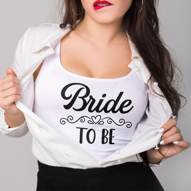 Bride To Be póló lánybúcsúra több színben a menyasszonynak